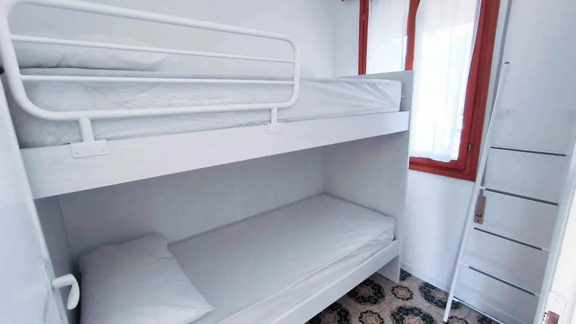 Apartment In Lido Di Jesolo 24800