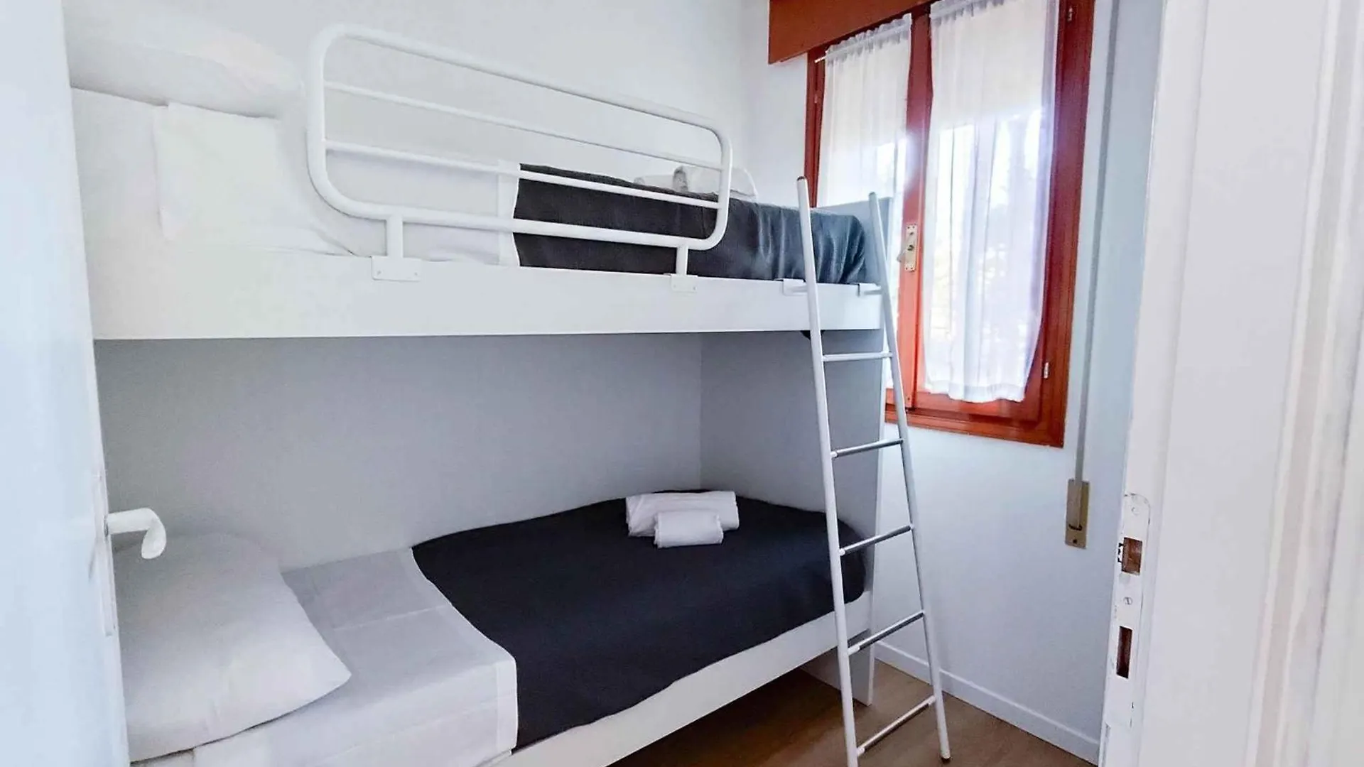 Apartment In Lido Di Jesolo 24800