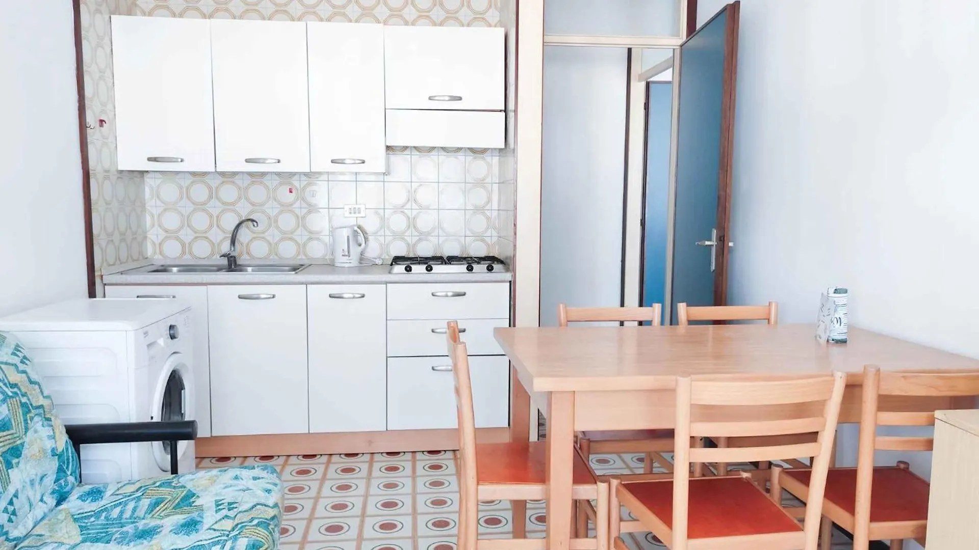 Apartment In Lido Di Jesolo 24800